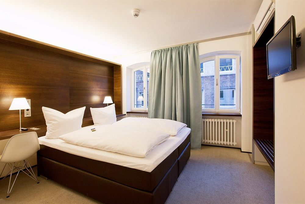 Stern Am Rathaus Hotel Keulen Buitenkant foto
