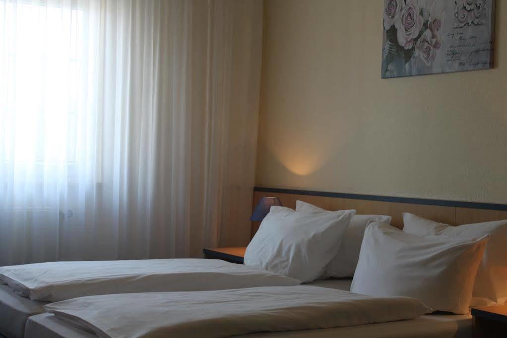 Stern Am Rathaus Hotel Keulen Buitenkant foto