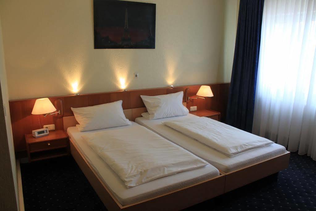 Stern Am Rathaus Hotel Keulen Buitenkant foto